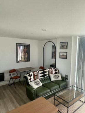 Entire Apartment Highrise Hideaway
